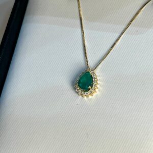 COLLAR ESMERALDA GOTA