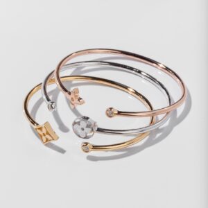 SET PULSERAS LV